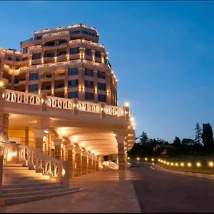 https://piramida-cabacum-beach-residence.varna-hotels.com