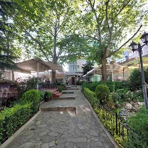 https://hotel-burgas-8000-9.burgashotels.net